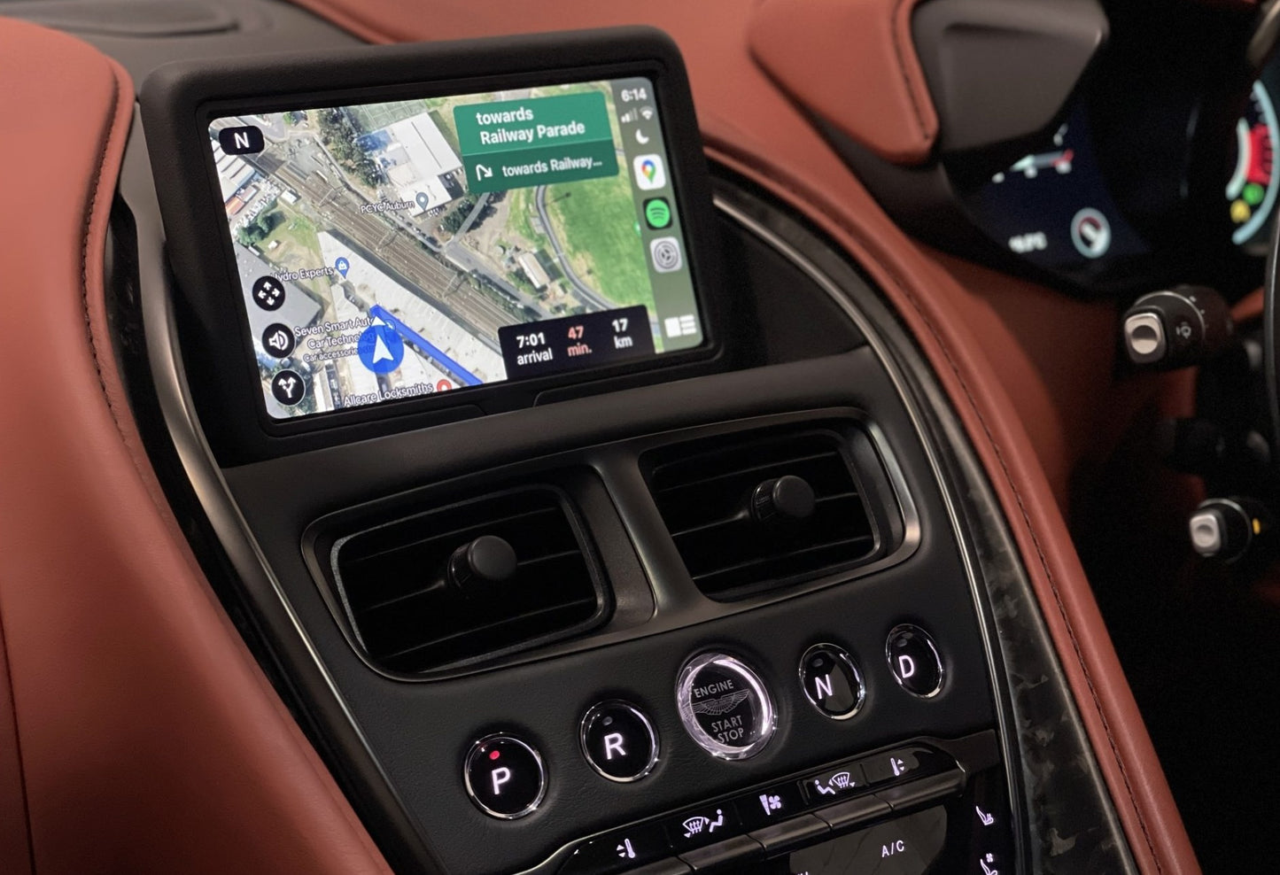 Aston Martin DB11/DBS 2016–2025 Wireless CarPlay & Android Auto Interface