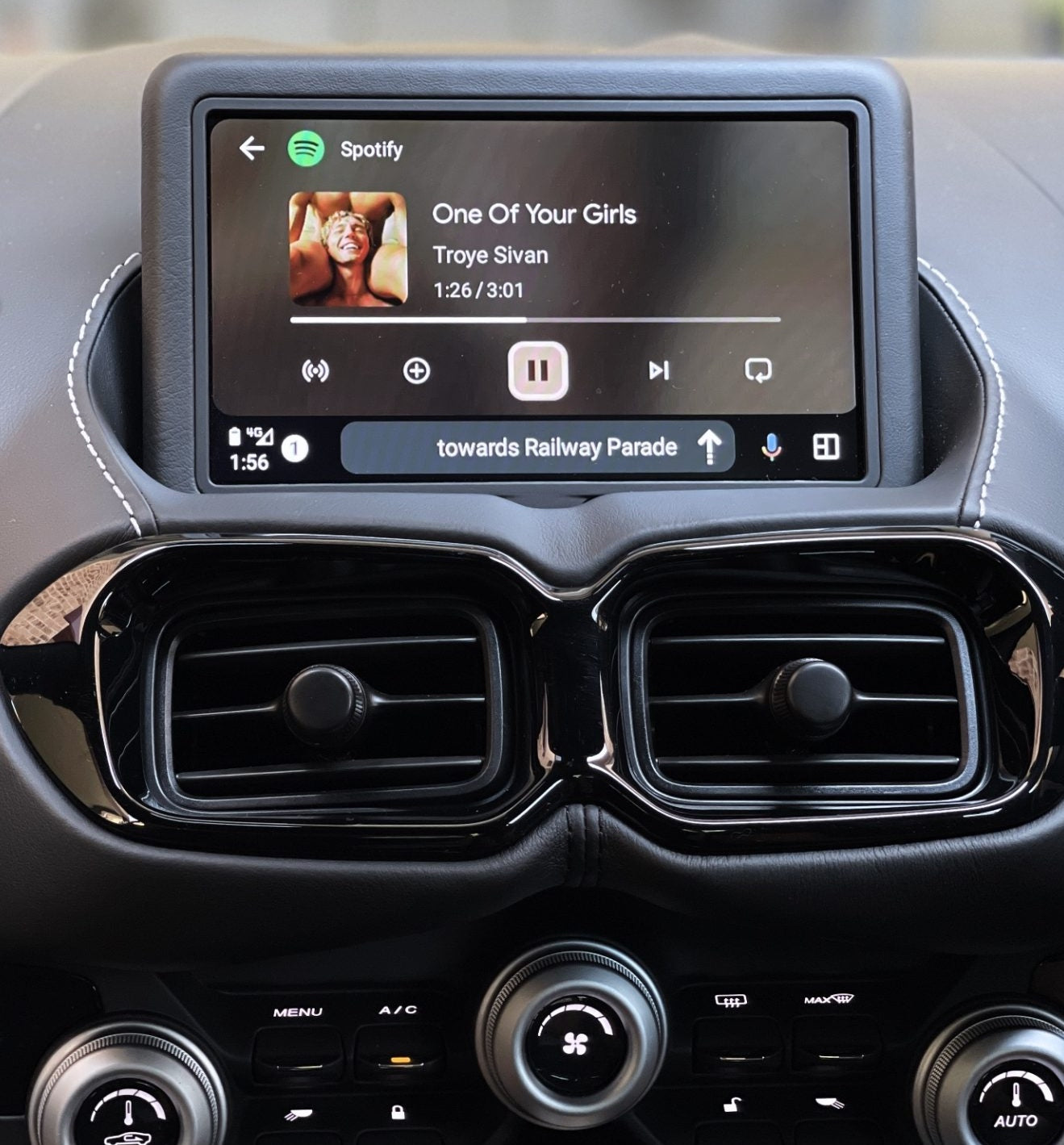Aston Martin Vantage 2016–2025 Wireless CarPlay & Android Auto Interface